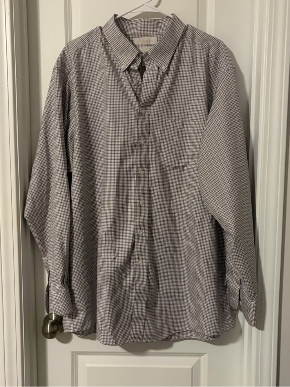 Roundtree & York Men's Long-Sleeve Button-Down Shirt - 
Size 18/38